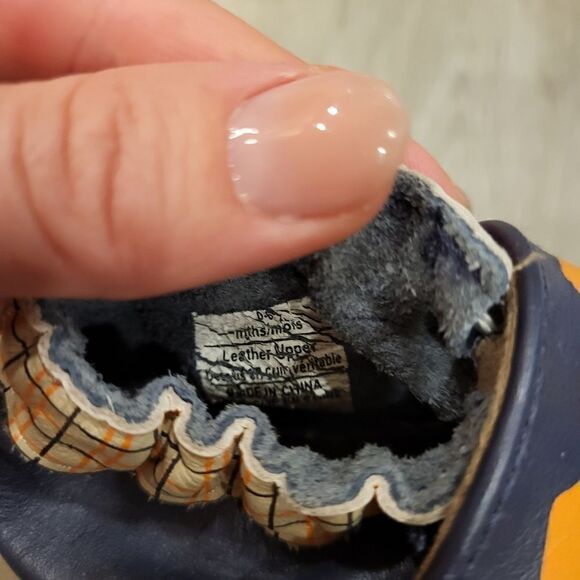 Robeez baby leather slippers - Picture 3 of 7